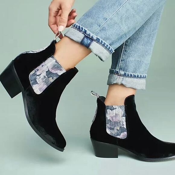Shelly London Chelsea Boots Velvet Floral Ankle Booties Made in Spain Womens 9 - Picture 2 of 9